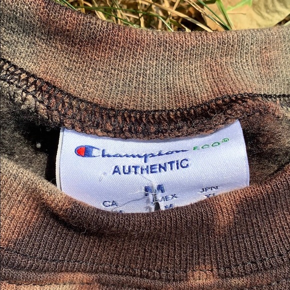 Champion Crewneck - Picture 6 of 6